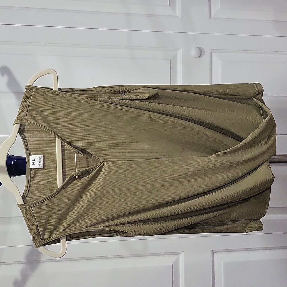 Like new olive green tank top, size Large